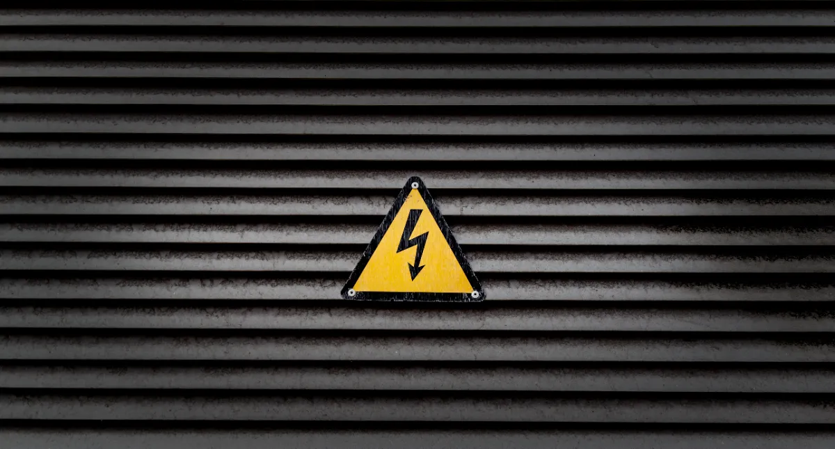 señales de advertencia de riesgo electrico